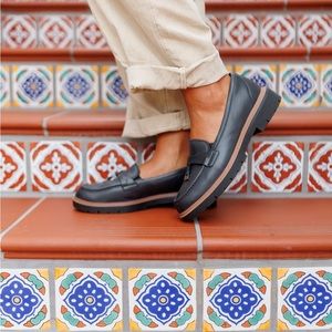 Westlynn Bella Black leather loafers